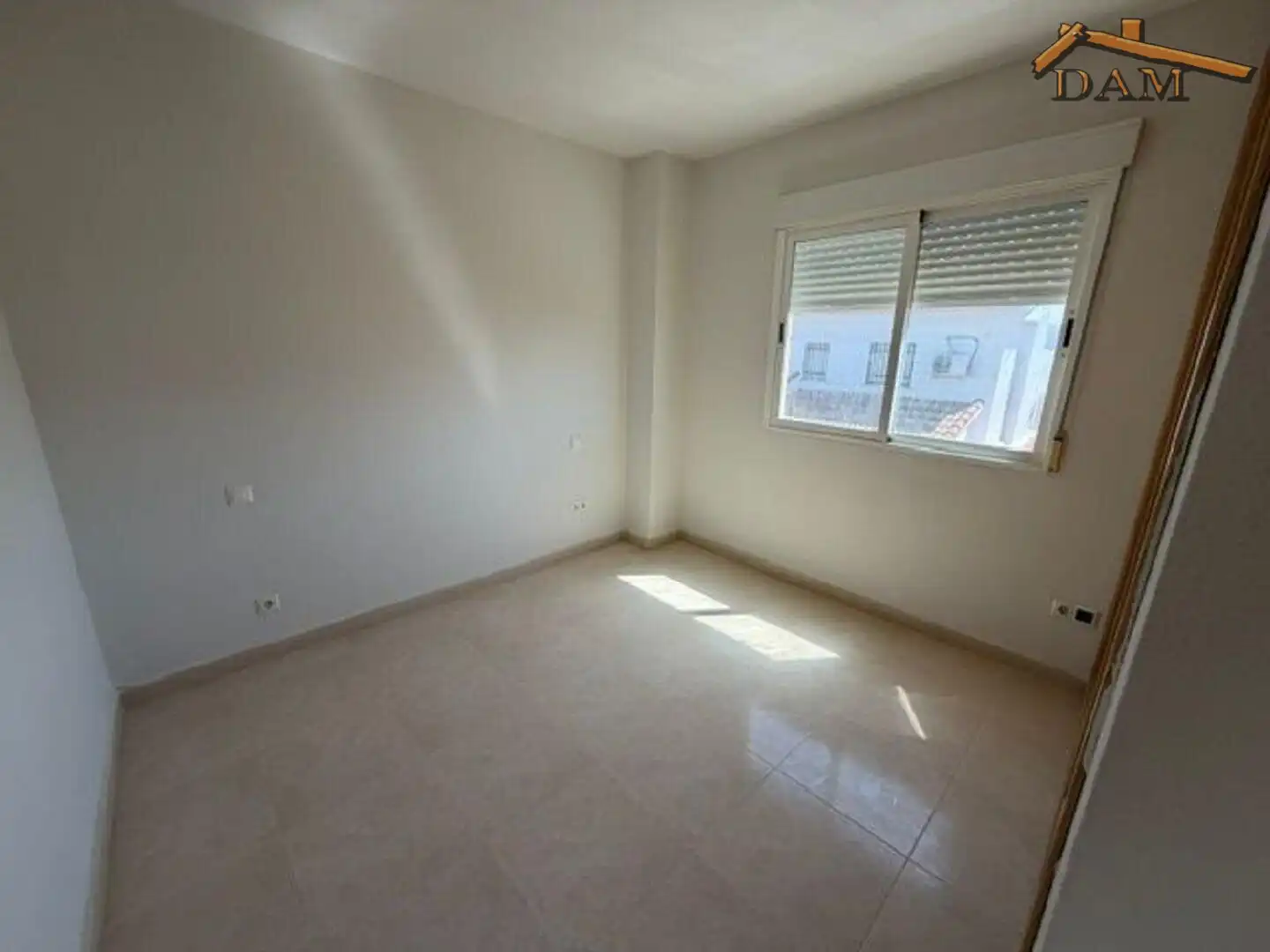 Habitación de Casa adosada en venta en Carmena