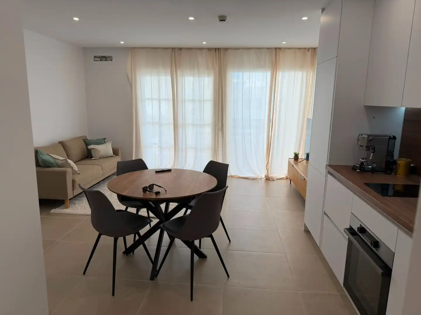 Sala de estar de Apartamento en venta en Adeje con Terraza, Amueblado y Piscina comunitaria