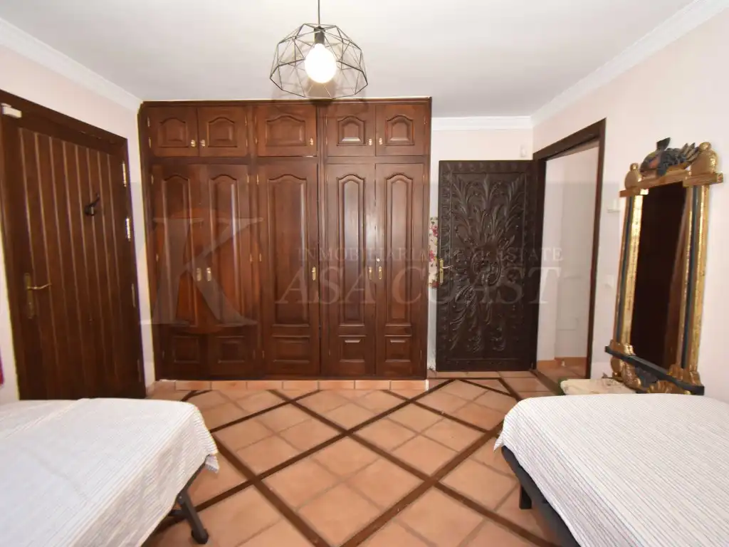 Habitación de Casa adosada en venta en Fuengirola con Aire acondicionado, Jardín privado y Terraza