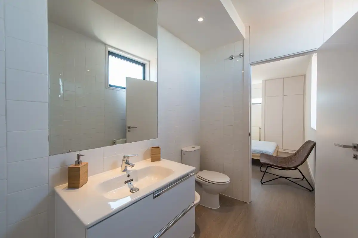 Bathroom of Flat for sale in Madrid  with Storage room