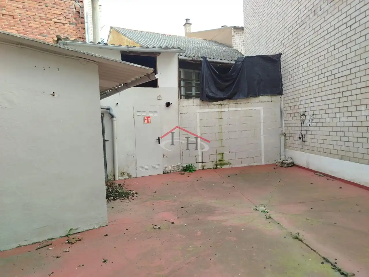 Parking de Casa o chalet en venta en León Capital  con Calefacción y Terraza