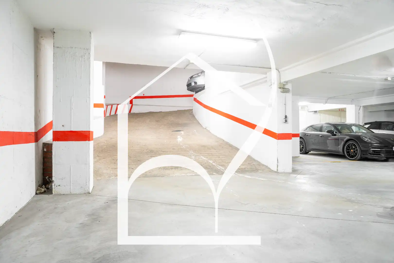 Parkplatz von Garage zum Verkauf in Salamanca