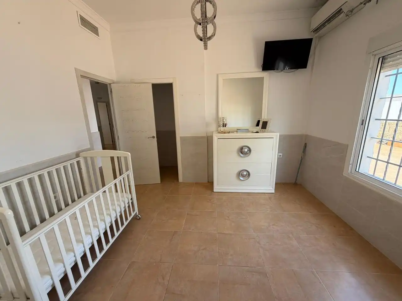Habitación de Finca rústica en venta en Sanlúcar de Barrameda con Aire acondicionado, Trastero y Piscina
