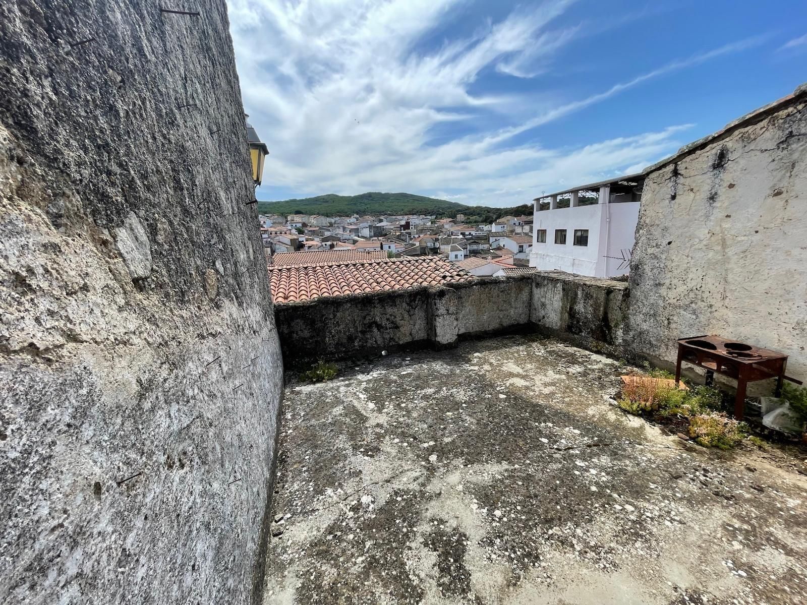 Vista exterior de Casa o xalet en venda en Montánchez amb Terrassa