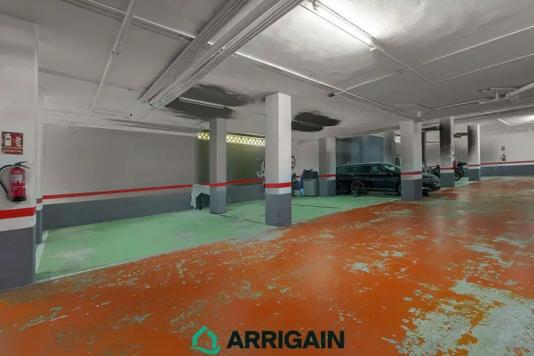 Parking de Piso en venta en Donostia - San Sebastián  con Calefacción, Terraza y Trastero