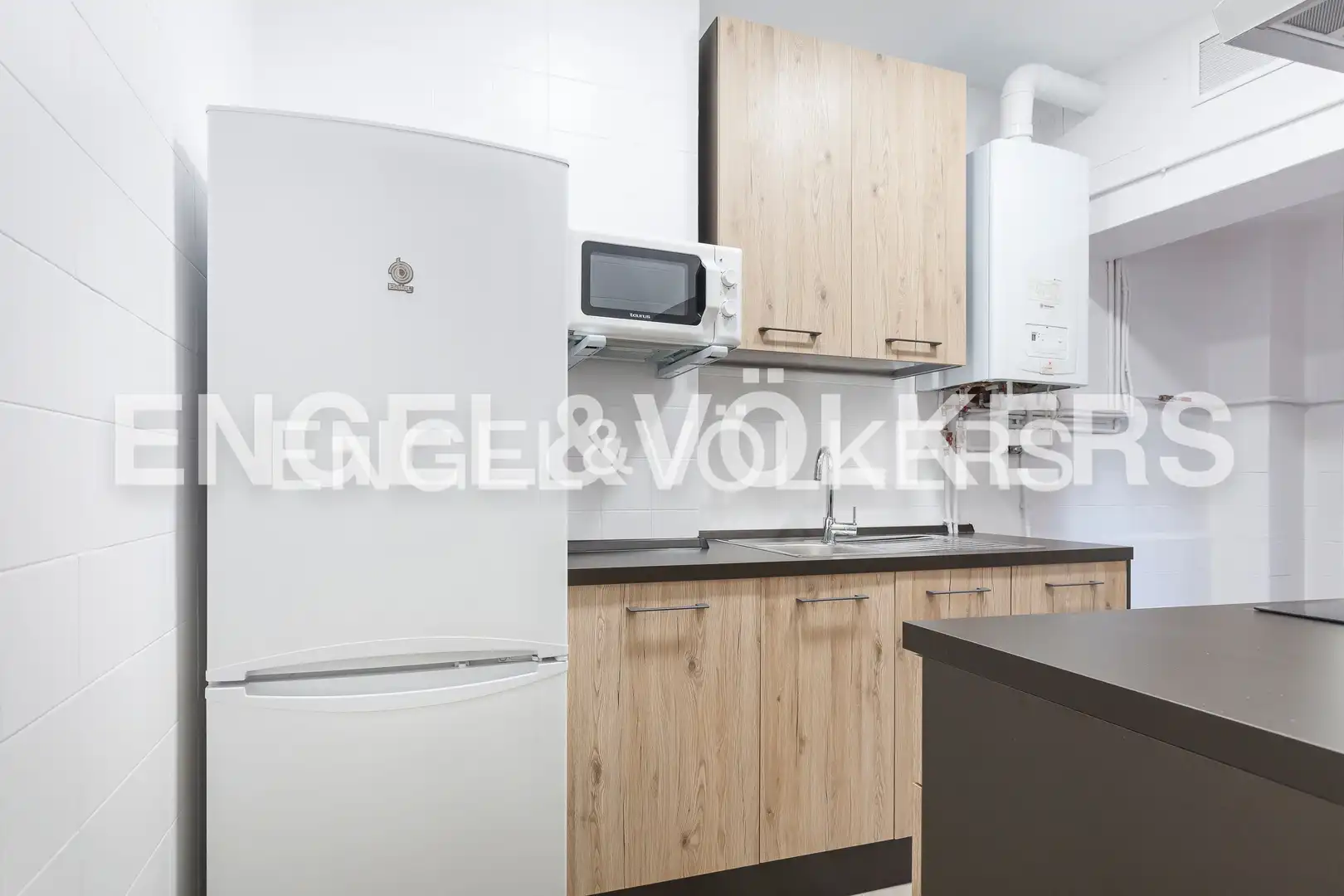 Kitchen of Attic for rent in Madrid  with Air Conditioner, Heating and Parquet flooring