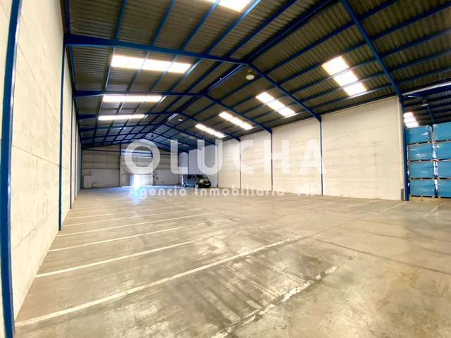 Nave industrial en Alquiler en Madrigal