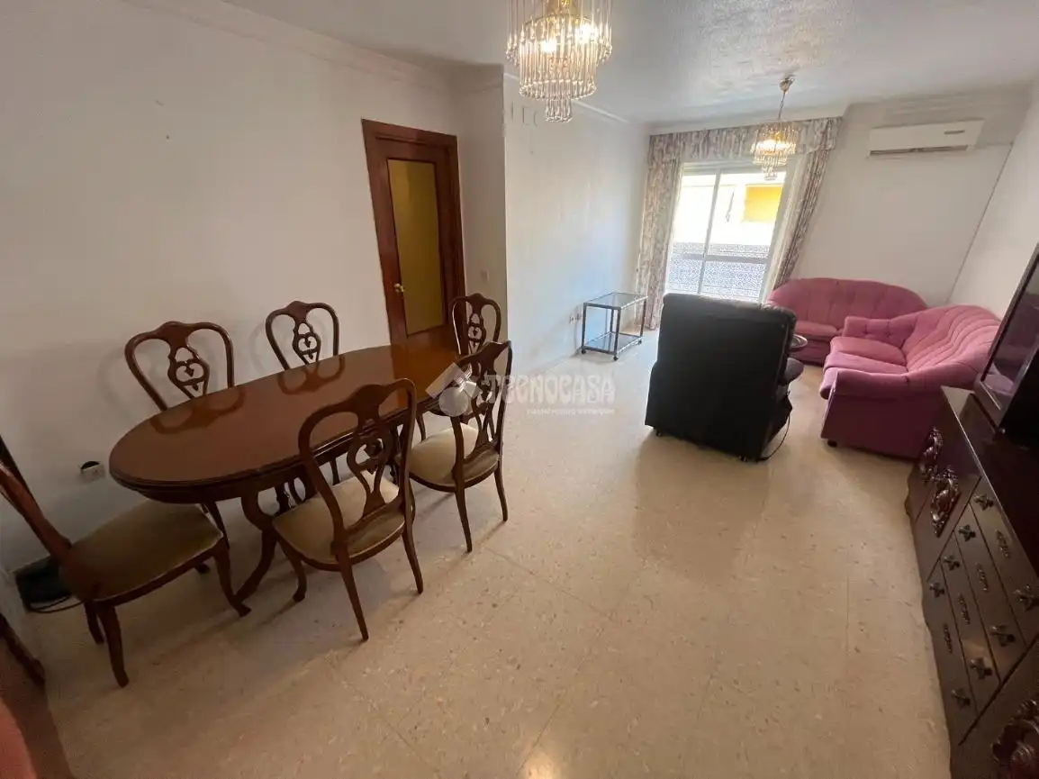 Sala d'estar de Pis en venda en Marbella amb Terrassa i Balcó