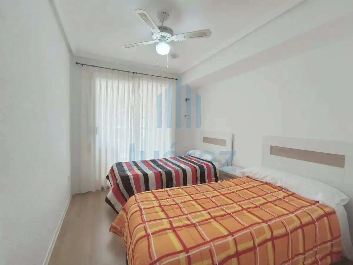 Habitación de Piso de alquiler en Alicante / Alacant con Aire acondicionado, Calefacción y Parquet