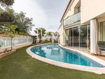 Casa con piscina in vendita a Premià de Dalt