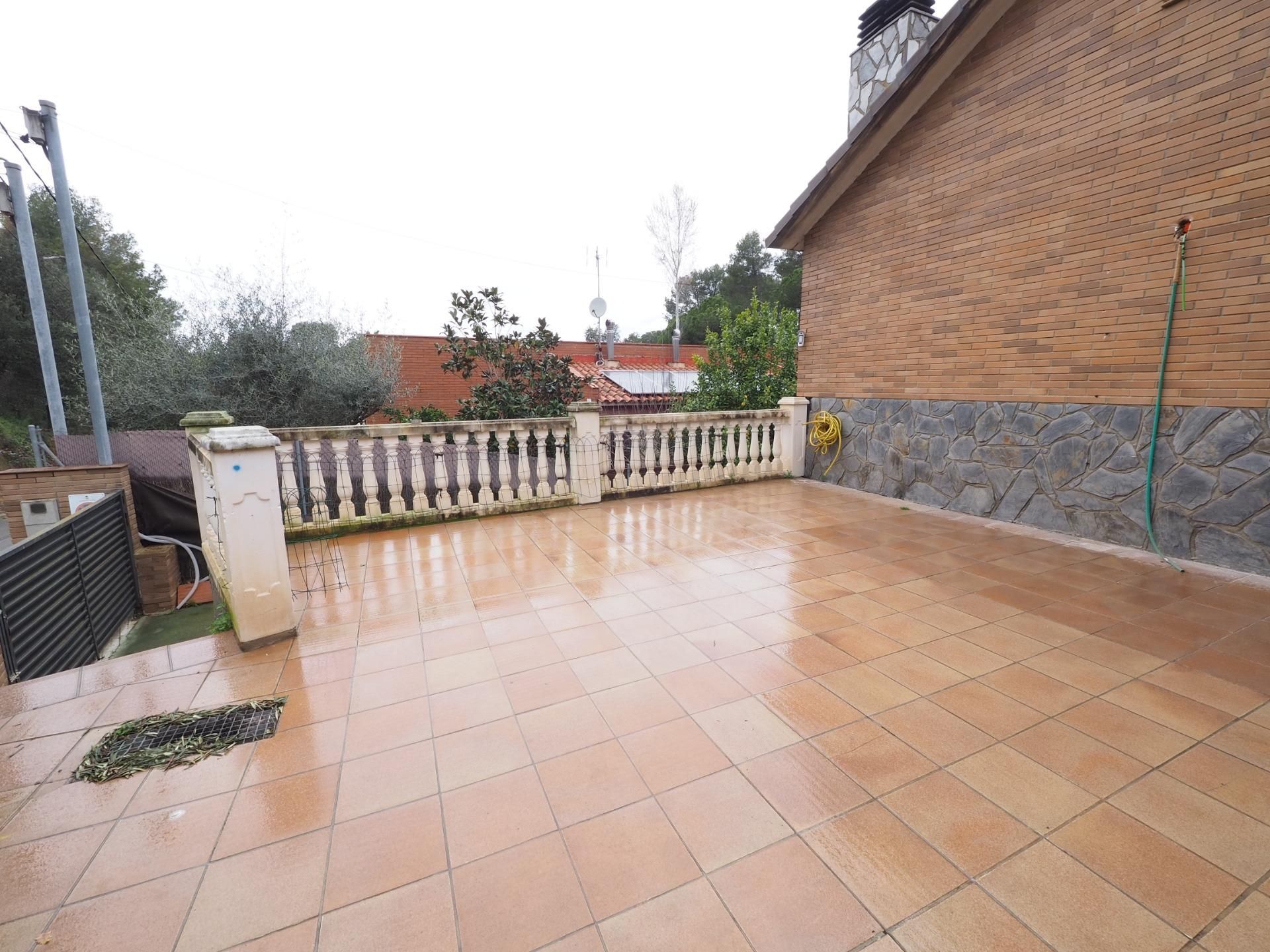 Terrace of House or chalet for sale in Rubí  with Private garden and Storage room