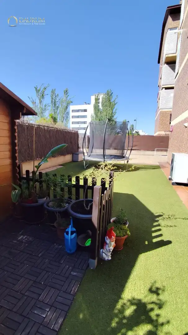 Jardín de Dúplex en venta en Alcorcón con Aire acondicionado, Calefacción y Jardín privado