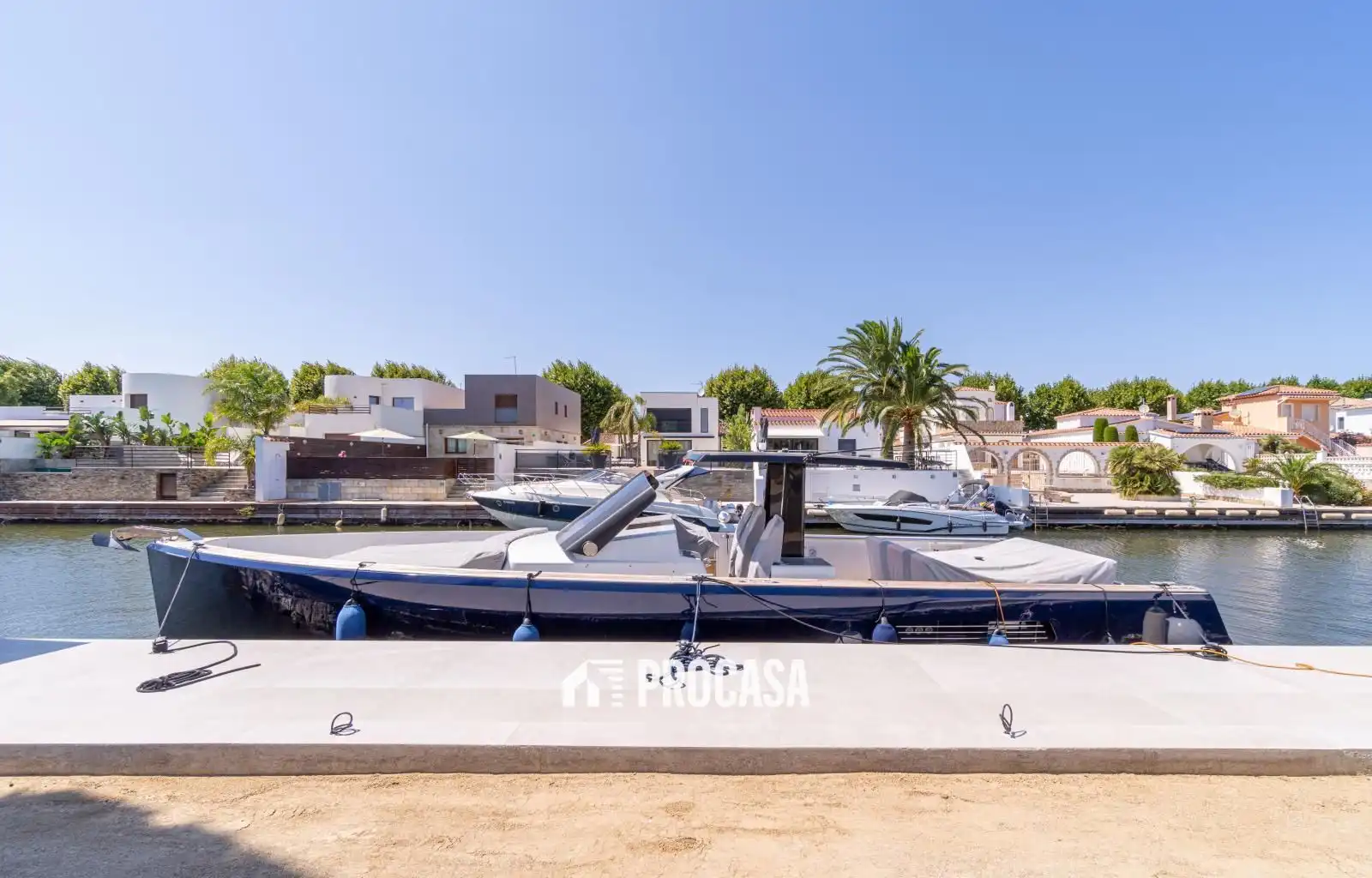 Vista exterior de Casa o xalet en venda en Empuriabrava amb Aire condicionat, Calefacció i Traster