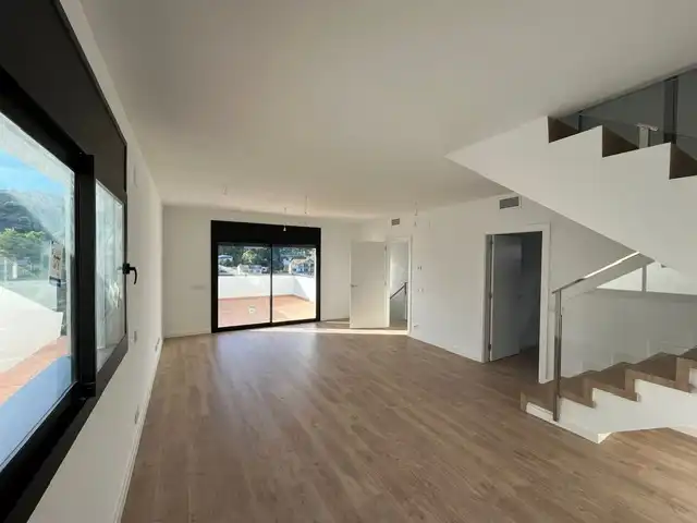 Sala d'estar de Casa o xalet en venda en Calafell amb Aire condicionat, Calefacció i Jardí privat