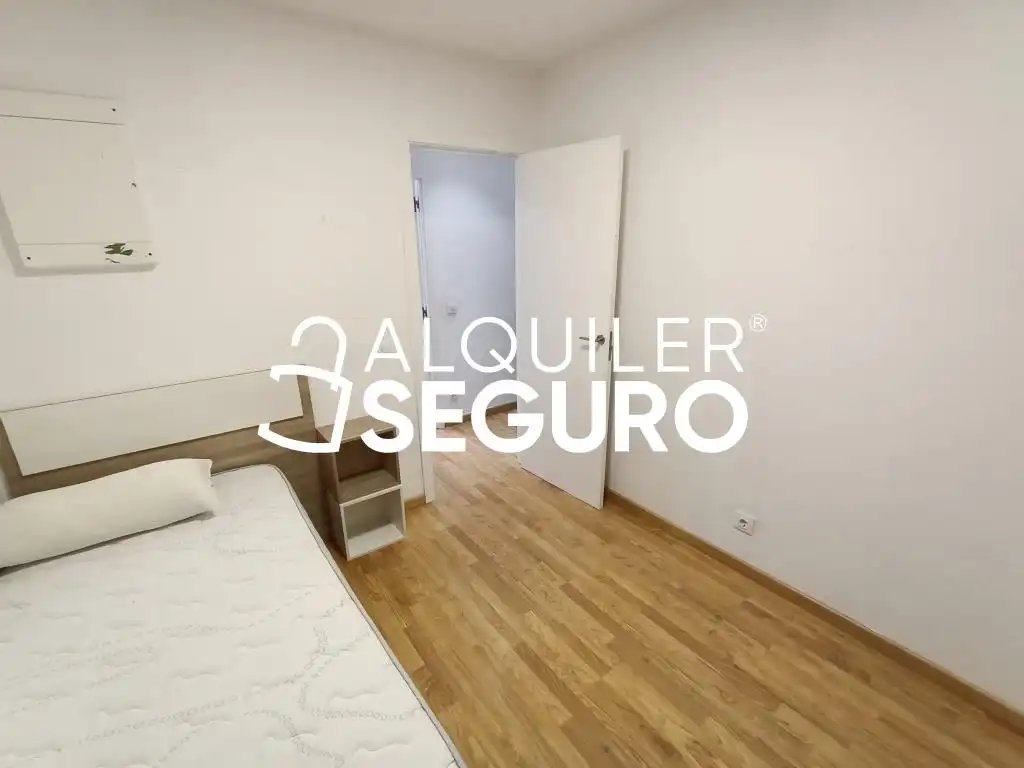 Piso de alquiler en Alfonso El Sabio, Barrio del Centro