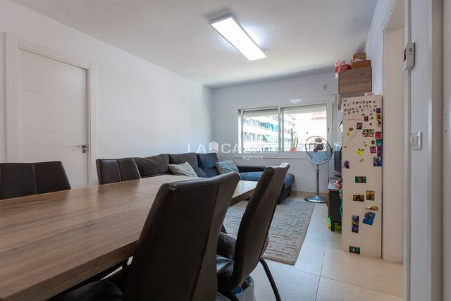 Piso en Venta en Carrer Bòbiles en La Florida