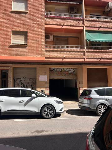 Local comercial en Venta en Calle del Poeta Navarro Cabanes, 8 en Nou Moles