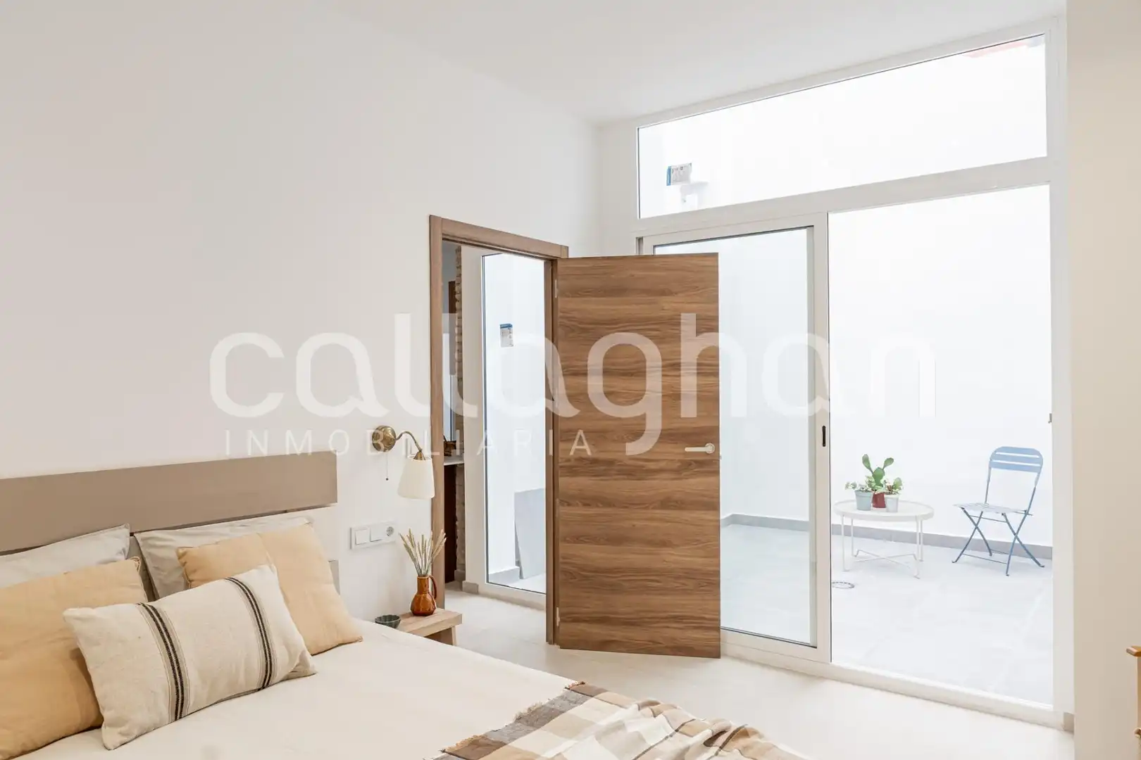Schlafzimmer von Erdgeschoss zum Verkauf in Valencia mit Terrasse