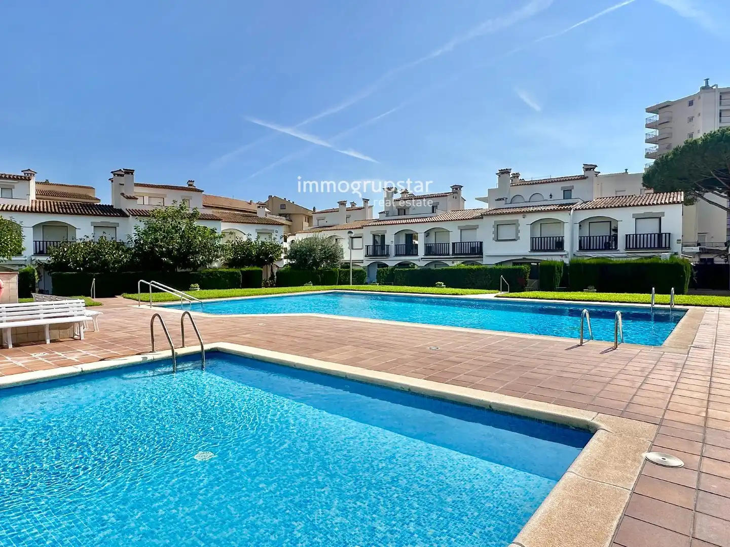 Piscina de Casa adosada en venta en Torre Valentina - Mas Vilar de La Mutxada - Treumal