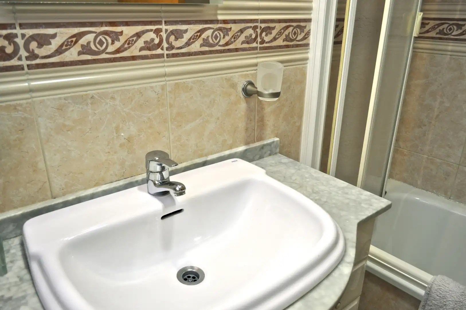 Baño de Apartamento en venta en Valencia con Aire acondicionado, Calefacción y Horno