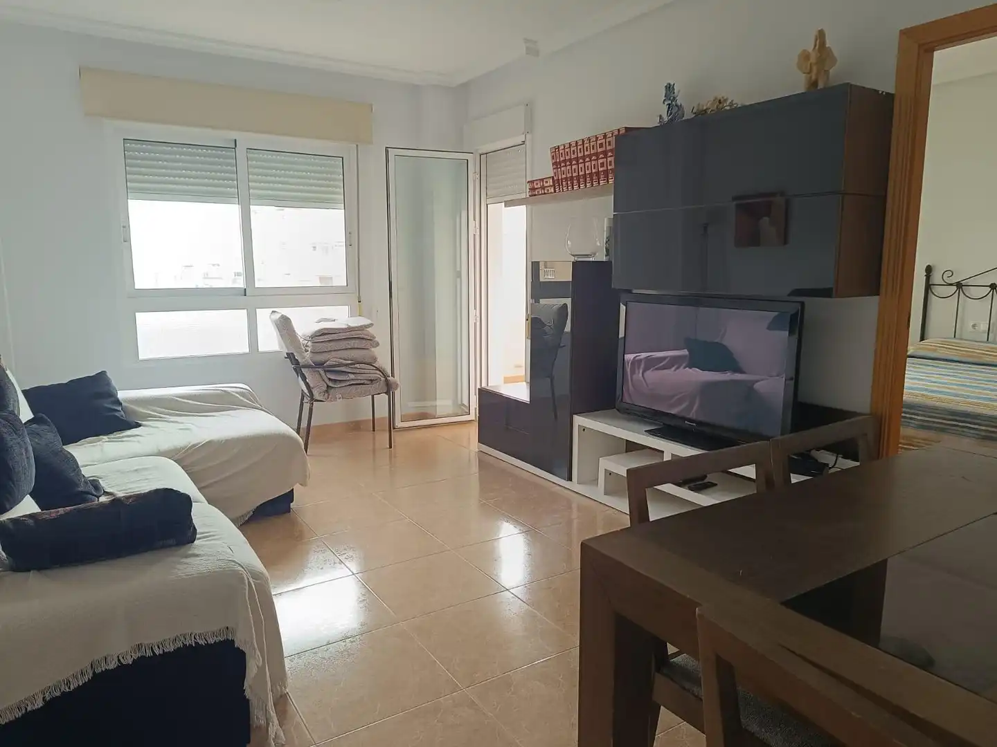 Sala d'estar de Apartament de lloguer en Santa Pola amb Aire condicionat, Terrassa i Moblat