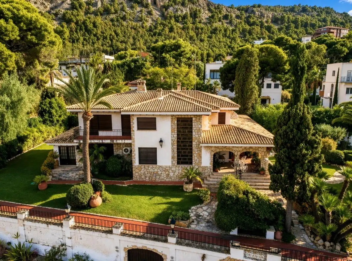 Chalet con terraza en venta en Avenida Avenida de la Albufereta, 34