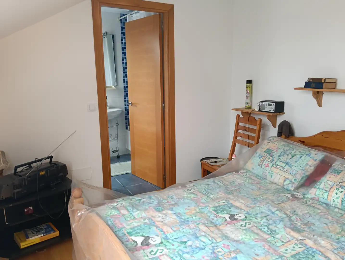Schlafzimmer von Dachboden zum Verkauf in Oza dos Ríos mit Abstellraum