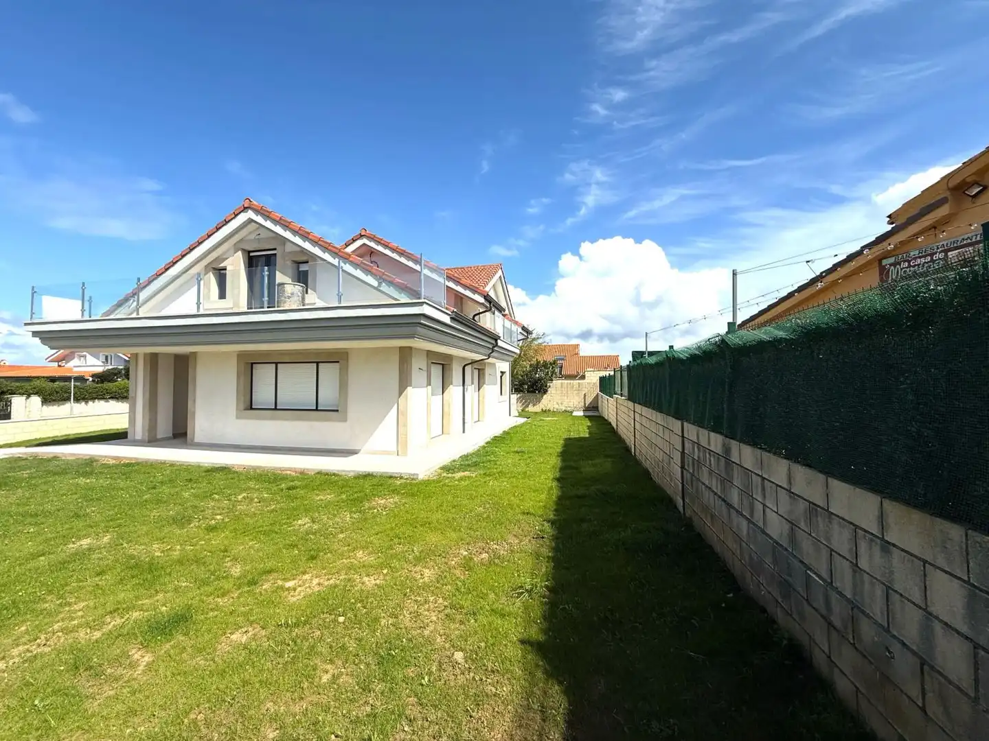 Vista exterior de Casa o chalet en venta en Bareyo con Calefacción, Jardín privado y Terraza