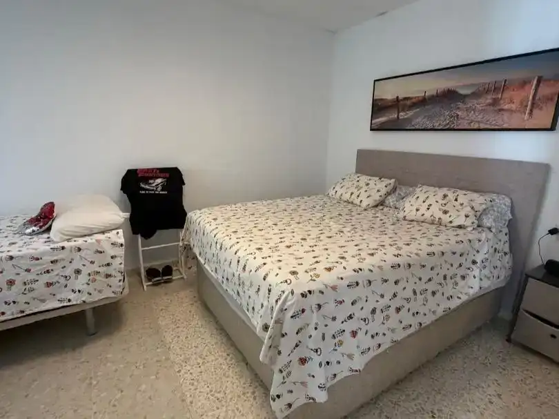 Dormitori de Casa o xalet en venda en La Línea de la Concepción amb Aire condicionat, Jardí privat i Piscina