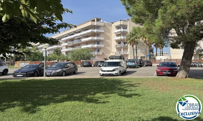 Parking de Apartamento en venta en Roses con Calefacción, Jardín privado y Amueblado
