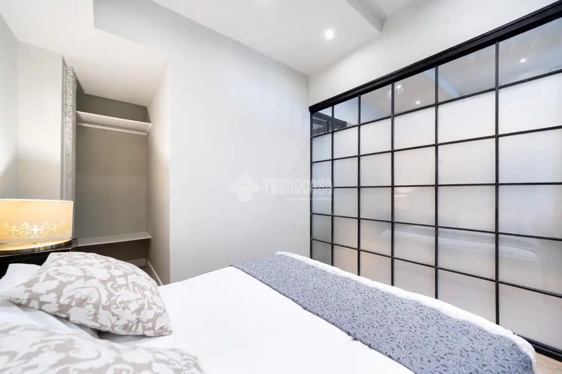 Bedroom of Flat for sale in Madrid