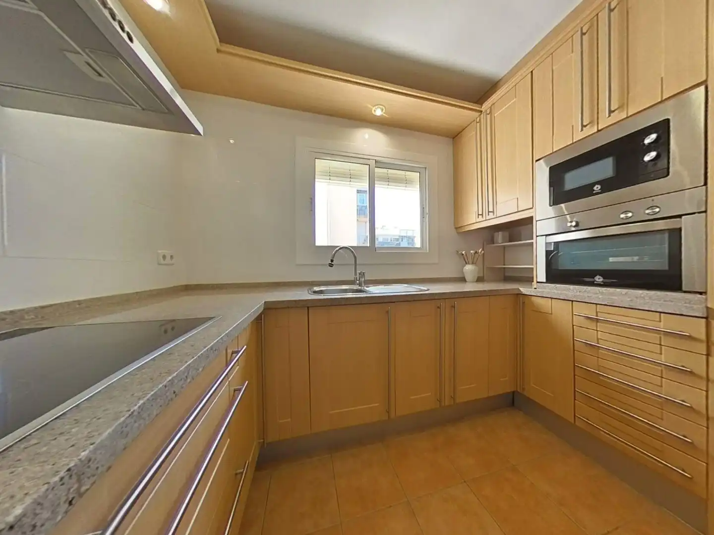 Kitchen of Flat for sale in Platja de Ponent