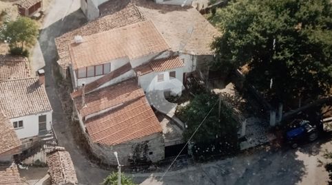 Gran oportunidad en Vilamarín! Casa de 174 m para reformar, ideal para crear el hogar de tus sueños en un entorno natural. La prop