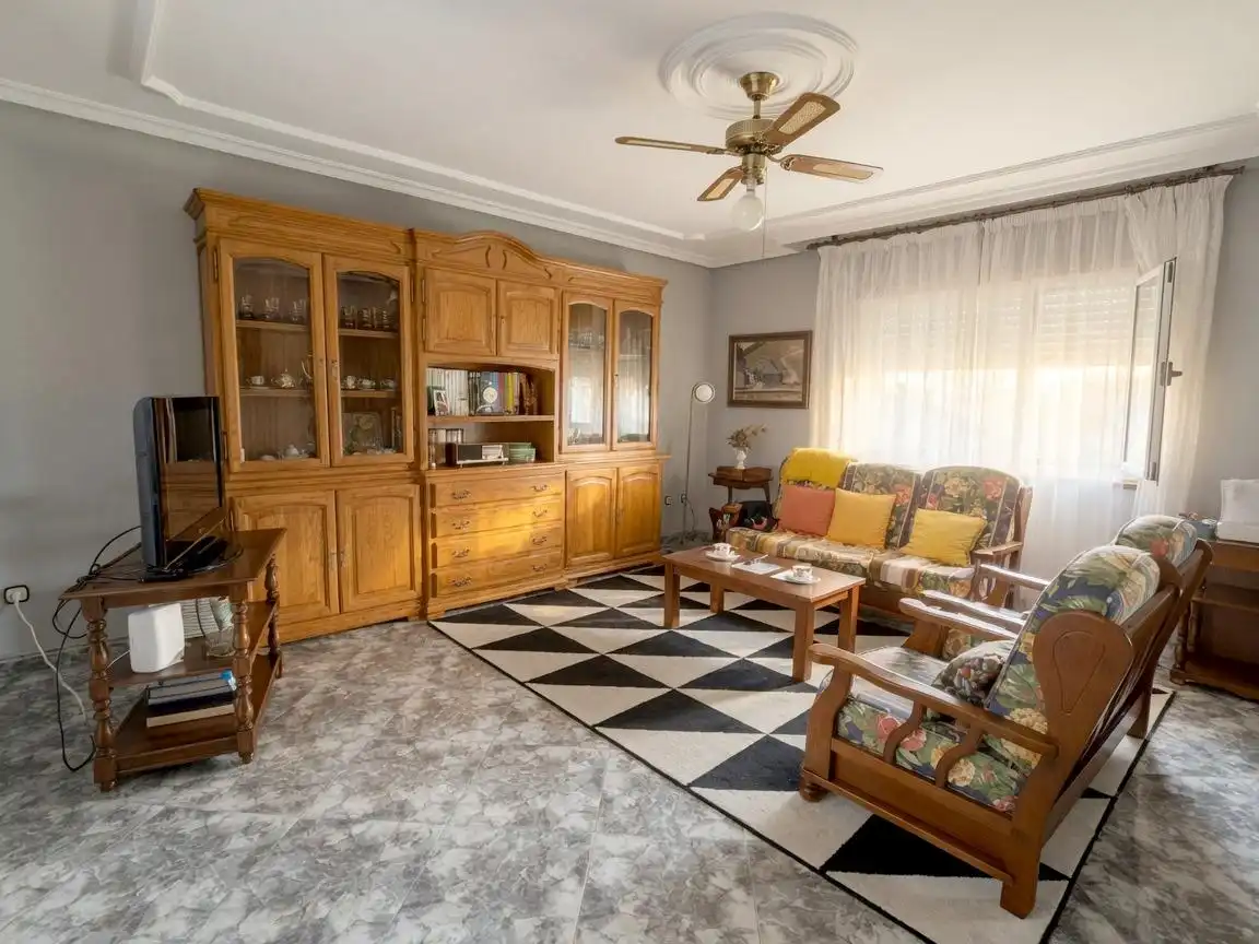 Sala d'estar de Casa o xalet en venda en Castropol amb Calefacció, Jardí privat i Traster