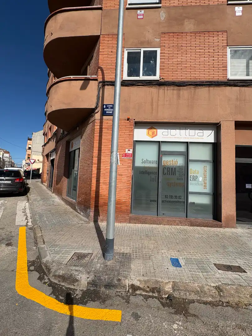 Geschaftsraum zum Verkauf in Terrassa mit Klimaanlage, Heizung und Parkett