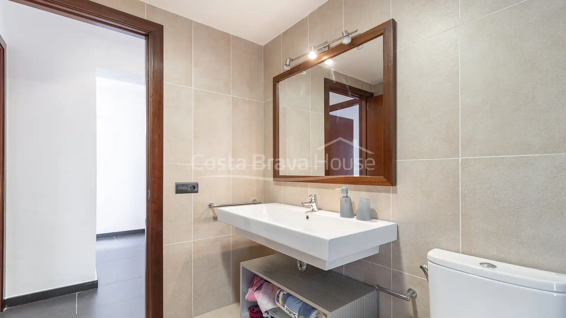 House with pool for sale in Carrer Joan Amades, imagen 35
