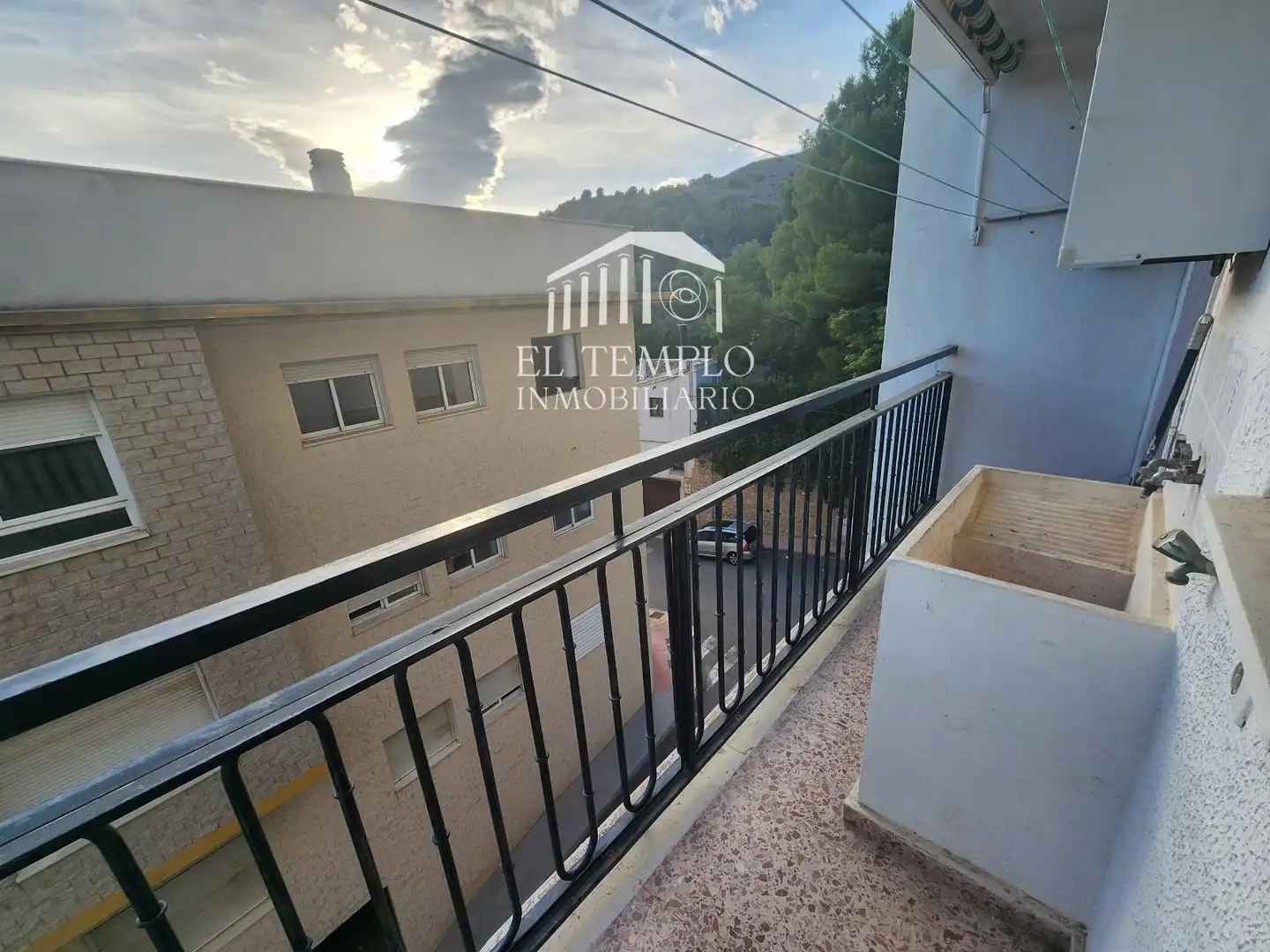 Vista exterior de Piso en venta en Onil, Alicante