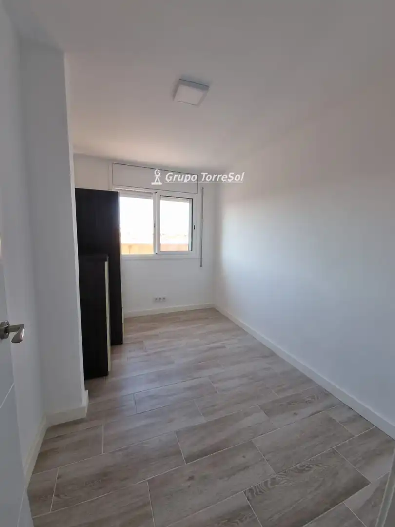 Habitación de Ático en venta en Torredembarra con Aire acondicionado, Calefacción y Terraza