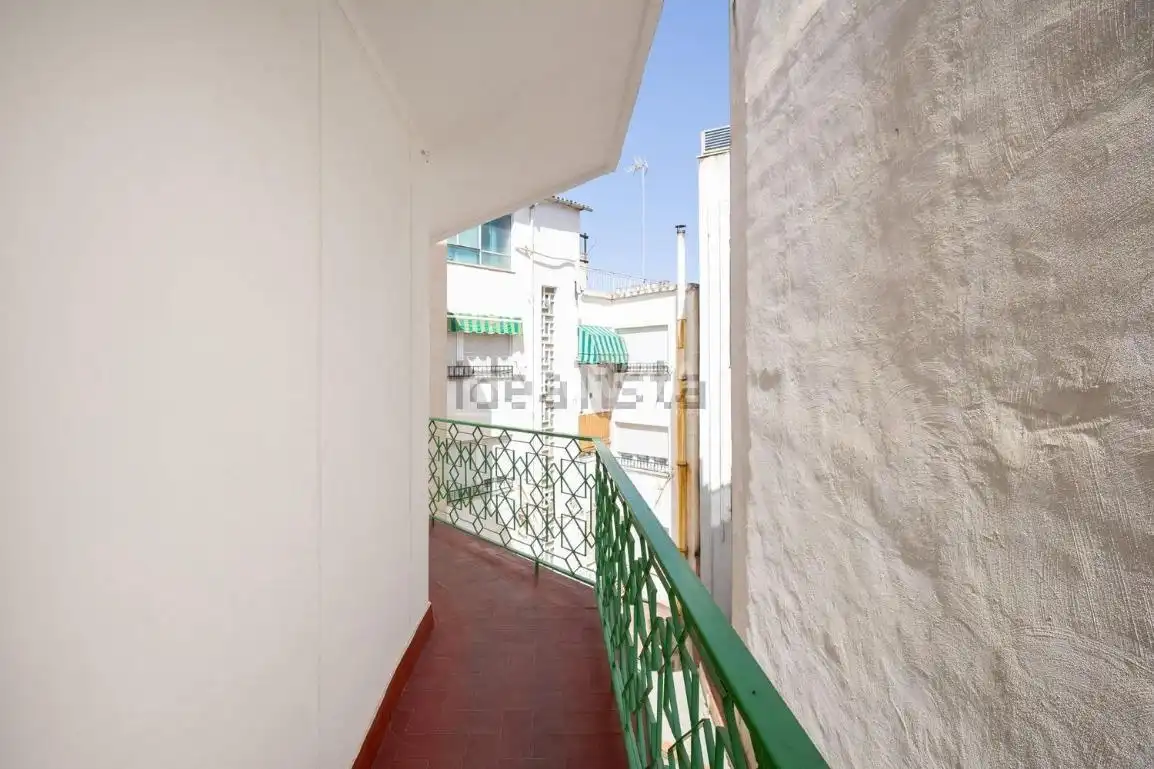 Vista exterior de Piso en venta en Granada con Aire acondicionado y Terraza