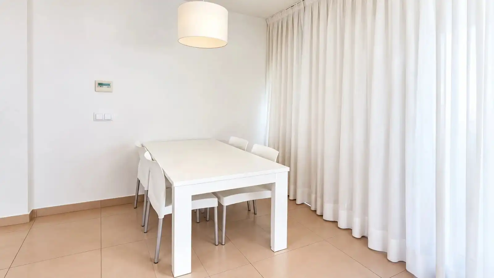 Comedor de Apartamento de alquiler en Rincón de Loix