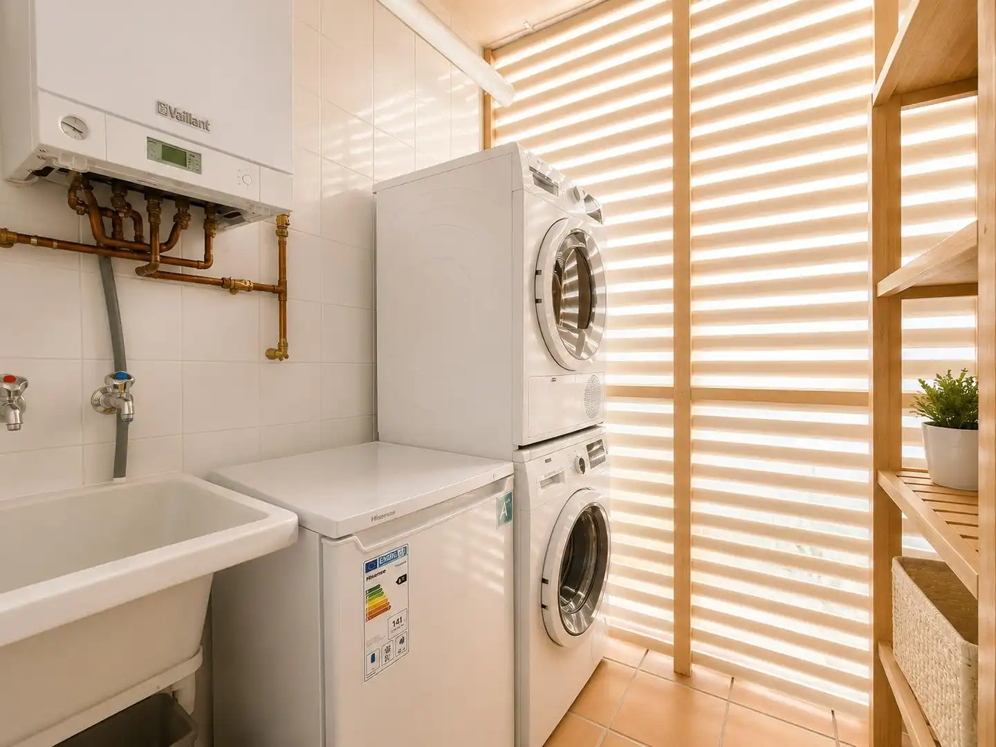 Baño de Piso en venta en  Palma de Mallorca con Aire acondicionado, Terraza y Amueblado