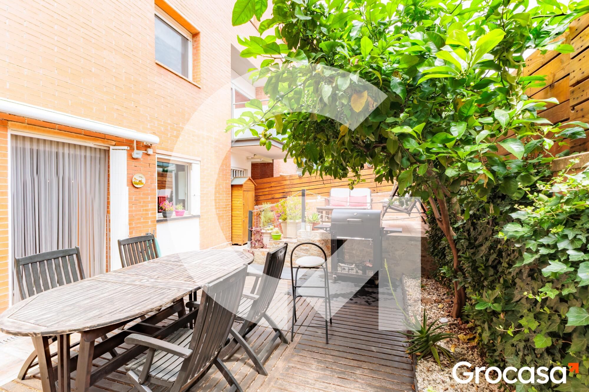 Garden of Planta baja for sale in Terrassa  with Air Conditioner, Heating and Terrace
