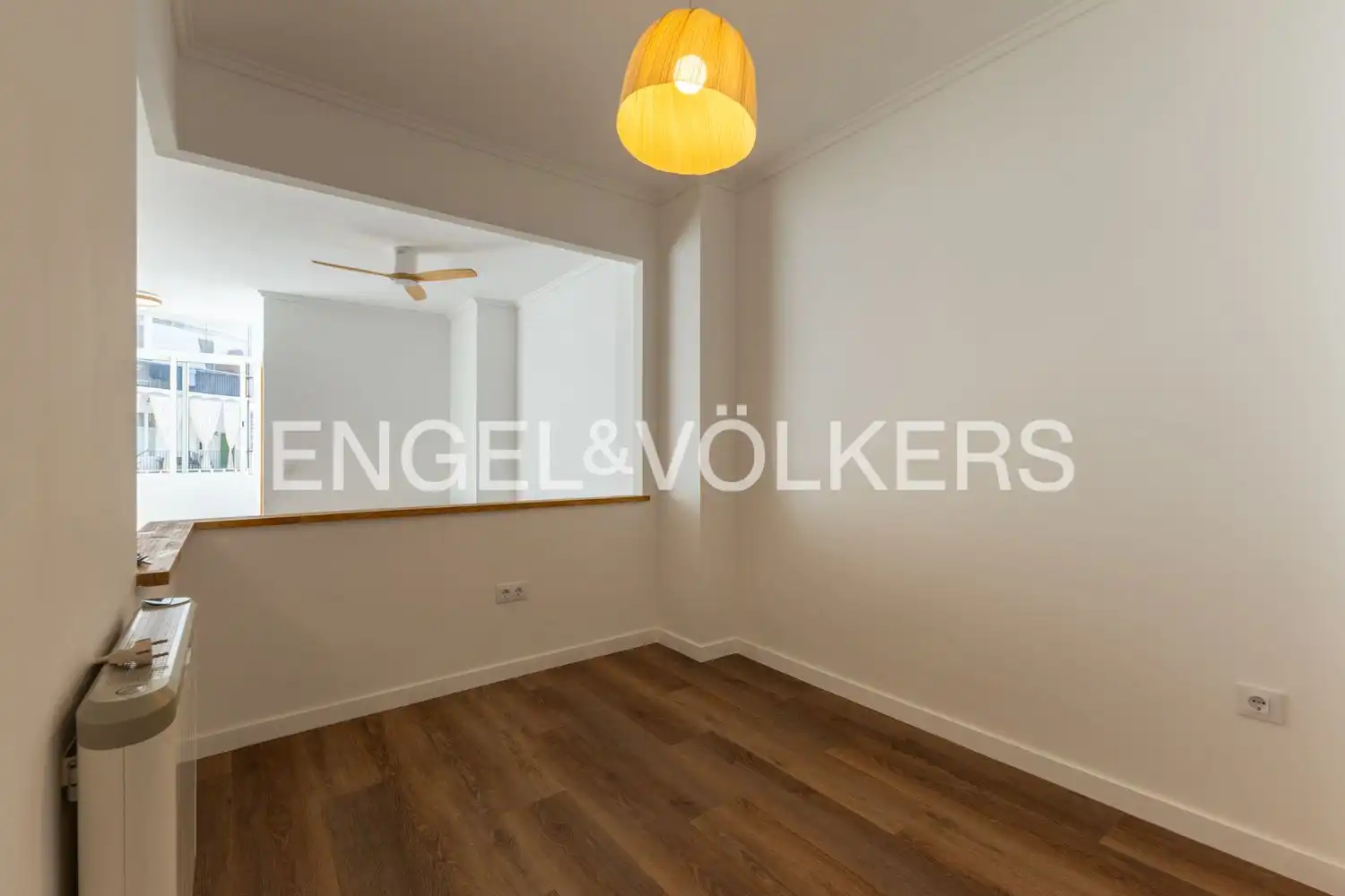 Wohnung zur Miete in Carrer del Pintor Salvador Abril, Russafa