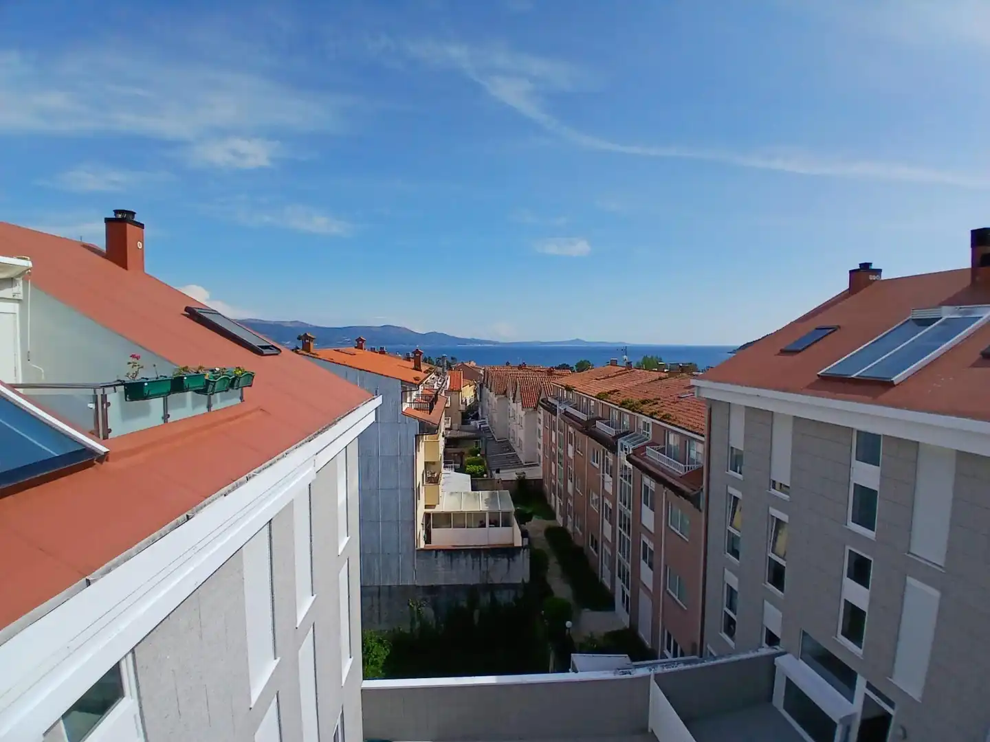 Außenansicht von Wohnung zum Verkauf in Muros mit Heizung, Terrasse und Abstellraum
