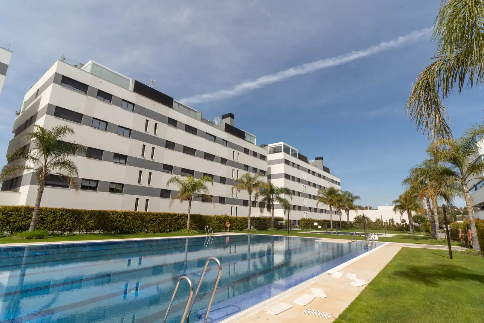 Vista exterior de Ático en venta en Torremolinos con Aire acondicionado, Terraza y Trastero