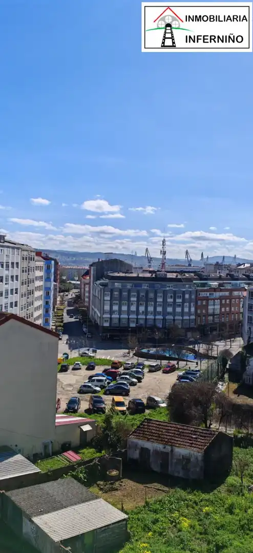 Vista exterior de Edifici en venda en Ferrol