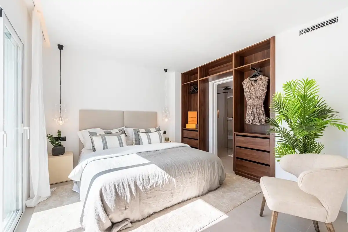 Schlafzimmer von Wohnungen zum Verkauf in Benahavís mit Klimaanlage, Terrasse und Gemeinschaftspool