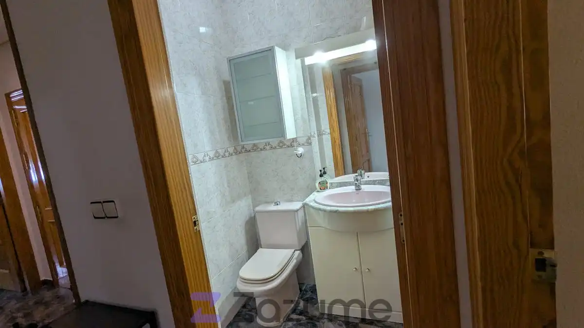 Baño de Piso de alquiler en Murcia con Aire acondicionado, Calefacción y Terraza