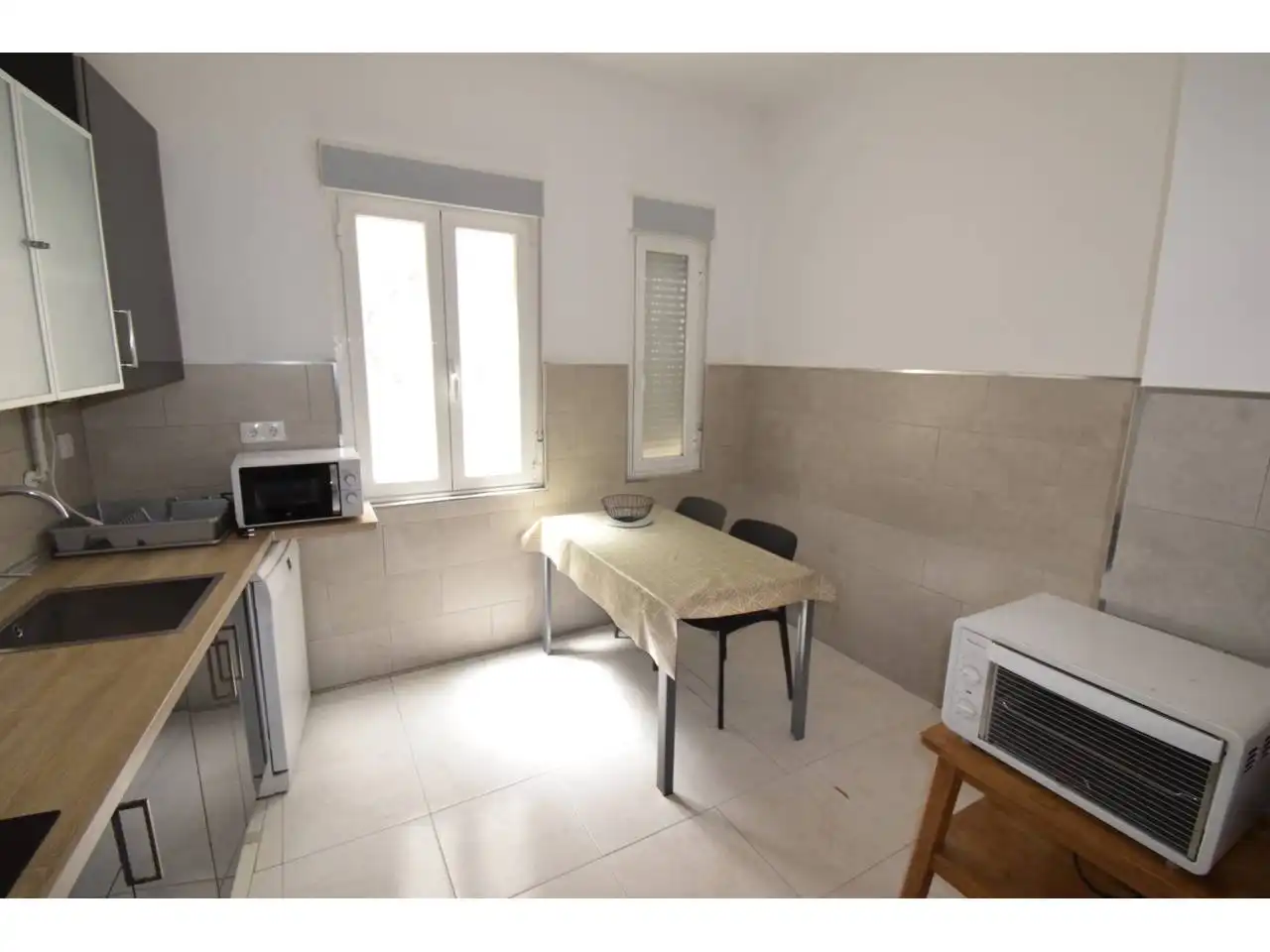 Küche von Wohnung zur Miete in León Capital  mit Heizung, Parkett und Möbliert