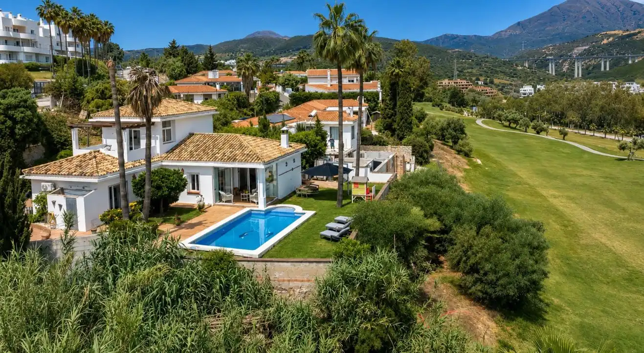Exterior view of Houses for sale in Estepona Pueblo